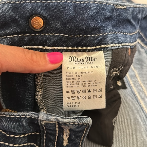 EUC Miss Me Jeans - Picture 6 of 6
